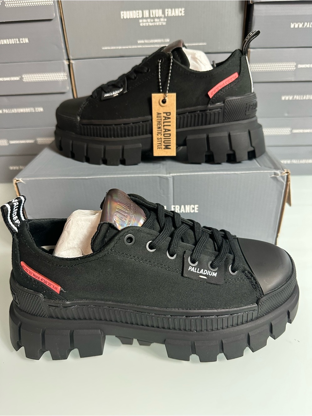 Palladium Revolt Lo TX Black Platform Lug Sole Sneakers Women’s 6.5 New In Box